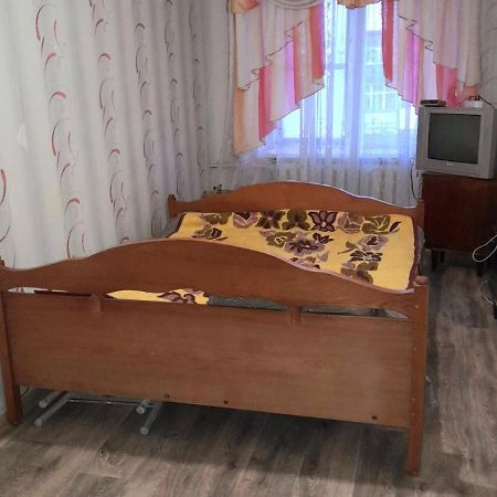 Two-Bedroom Apartment Pokrovskaya, 48 Изюм Экстерьер фото